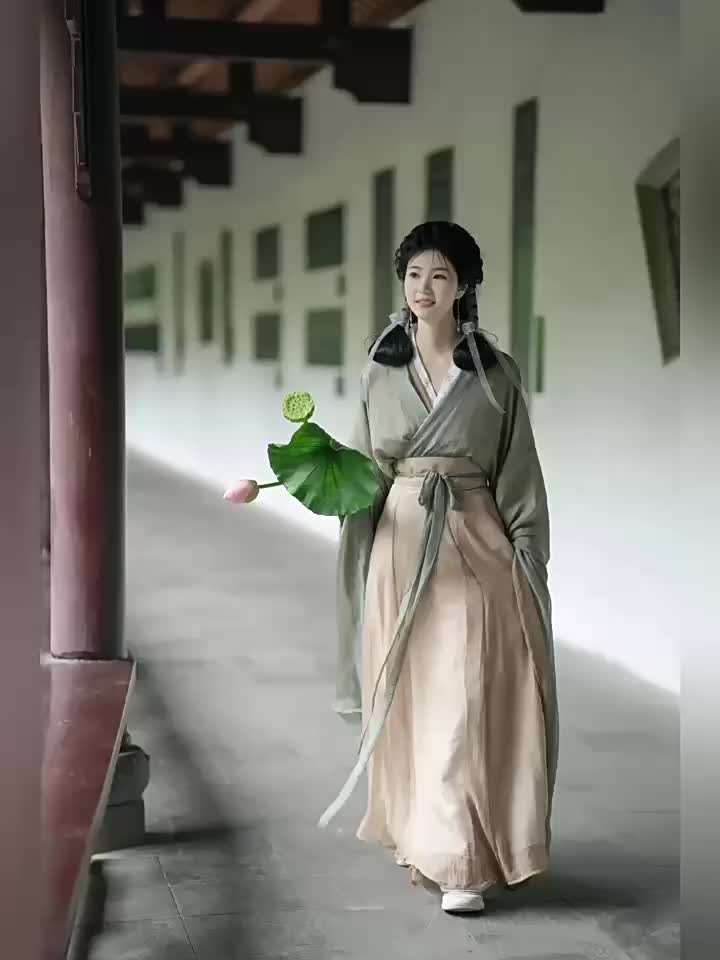 魏晋南北朝汉服女成人夏季薄款超仙交领清冷感古风古装一片式襦裙