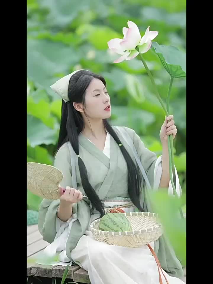 种田文汉服女2024新款绿色荷花古装魏晋制交领襦裙仙气古风连衣裙